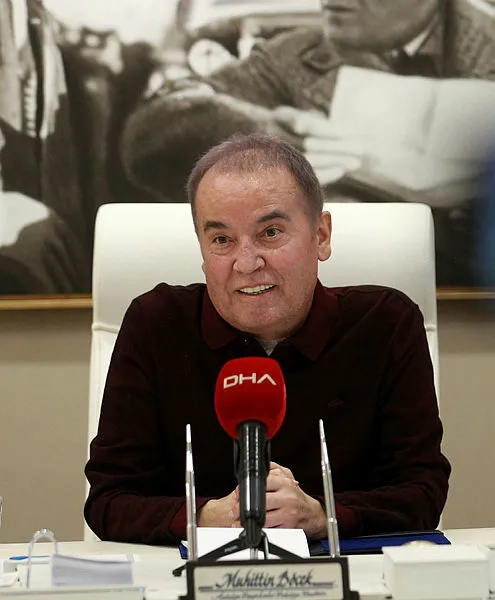 Antalya Büyükşehir Belediye Başkanı Muhittin Böcek CHP’lilere isyan etti: Ben ölüm döşeğindeyken koltuk sevdasına düştüler