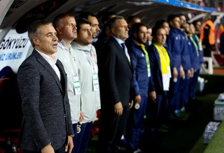Fenerbahçe’de ayrılık rüzgarı! Tam 14 futbolcu...