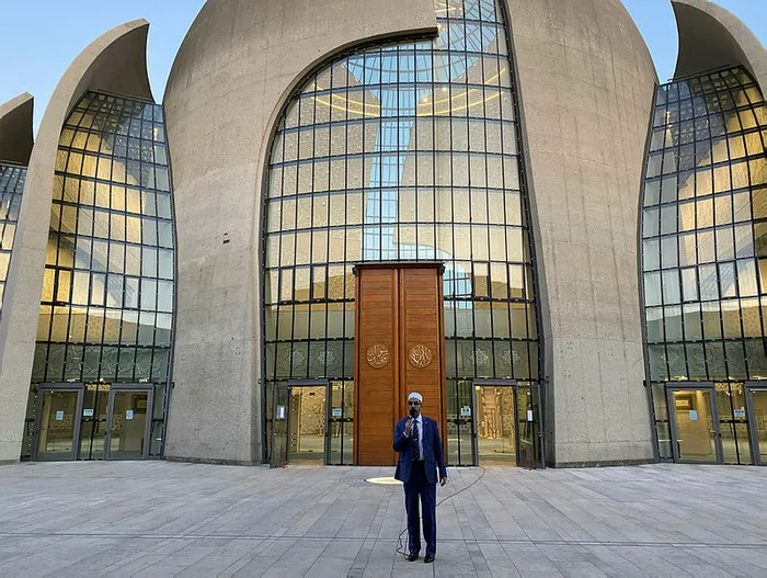 Almanya'nın Köln kentinde ilk kez hoparlörden ezan okundu - 1