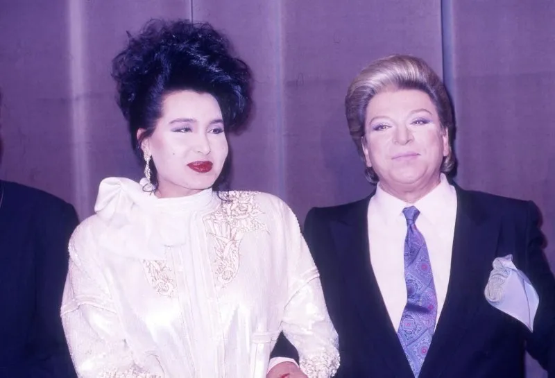 Zeki Müren 87�nci doğum gününde unutulmadı! �Sanat Güneşi� Zeki Müren