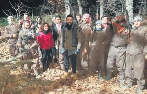 terorist-rolu-vedat-gumusgoz-kabusu-oldu-1641180729508.jpeg Terörist rolü Vedat Gümüşgöz kabusu oldu! Hatıra diye paylaştı başına gelmeyen kalmadı - 3