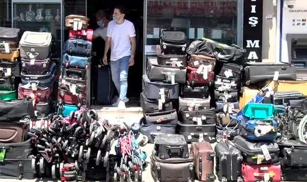 Havalimanlarında unutulan eşyalar satışa çıkarıldı - 4