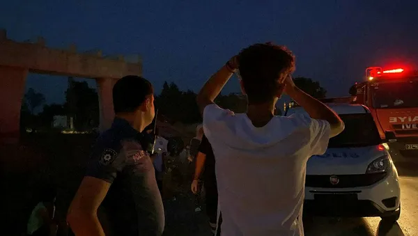 ehliyetsiz-surucu-kaza-yapinca-babasini-hatirladi-babam-duyarsa-ben-ne-yapacagim-1626731715452.jpg Ehliyetsiz sürücü kaza yapınca babasını hatırladı: Babam duyarsa ben ne yapacağım - 1