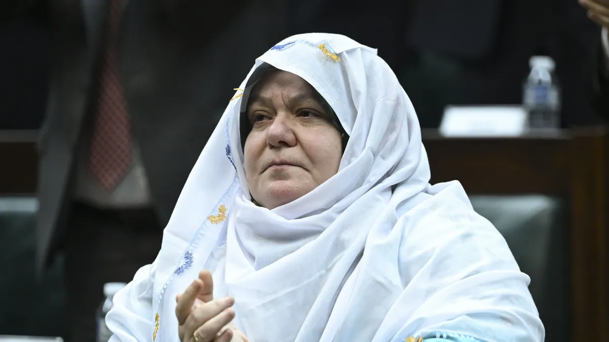 Meclis'te duygu dolu anlar! Başkan Erdoğan konuştu Mihalgazi Belediye Başkanı Zeynep Güneş gözyaşlarını tutamadı