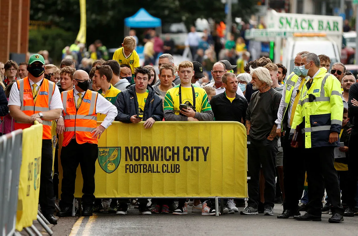 Son dakika transfer haberi: Milli yıldız Ozan Kabak Norwich City'e kiralandı!