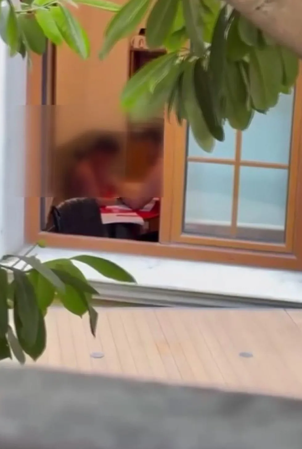 1784625697217.jpeg Büyükçekmece'de özel eğitim merkezinde 10 yaşındaki çocuğa şiddet: Görüntülerin ardından eğitmen tutuklandı - 2