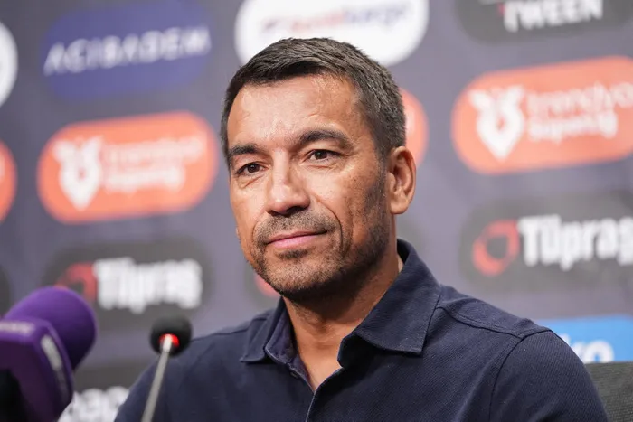 Son dakika | Giovanni Van Bronckhorst’tan canlı yayında transfer açıklaması