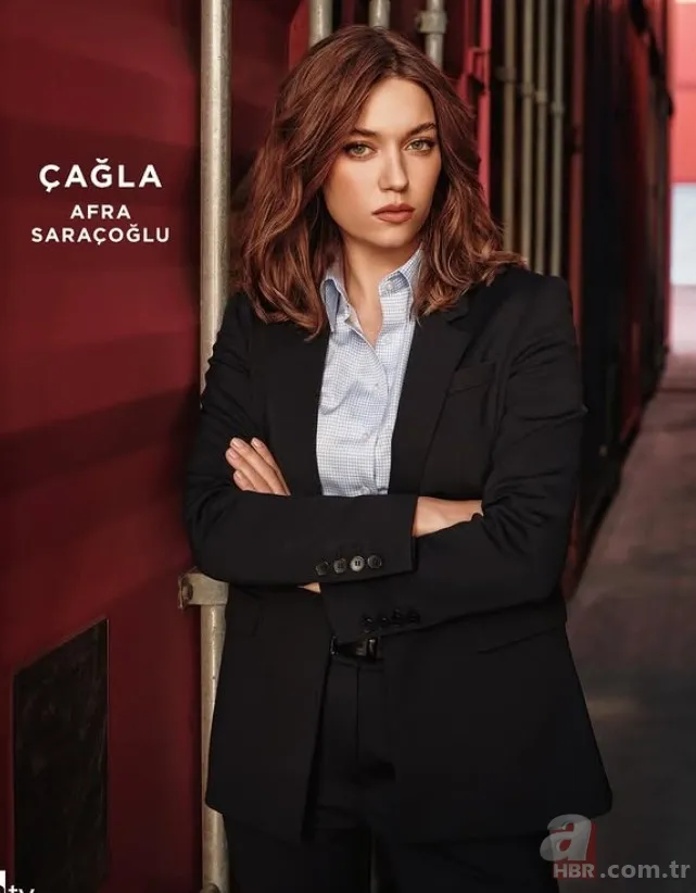 A.B.İ.'nin başrolü Afra Saraçoğlu'nun annesiyle pozuna yorum yağdı 4