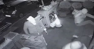 İngiltere’de PKK yandaşları Türk derneğine saldırdı