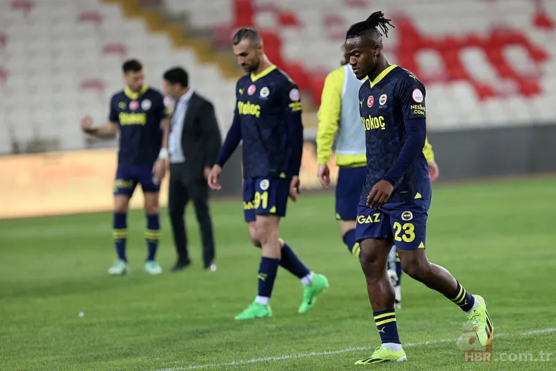 Fenerbahçe'de büyük kriz! Yıldız isimler kazan kaldırdı: İsmail Kartal varsa biz yokuz 3