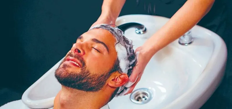 Şampuanı doğrudan saça sürmeyin saçınızı sık kestirin