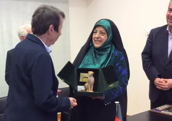 İran medyası kadın bakanı erkek sandı