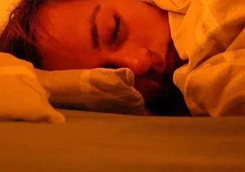 Uzmanından 'gece lambası ile uyumayın' uyarısı