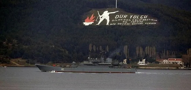 Son dakika: Rus savaş gemisi ’Novocherkassk’ Çanakkale Boğazı’ndan geçti