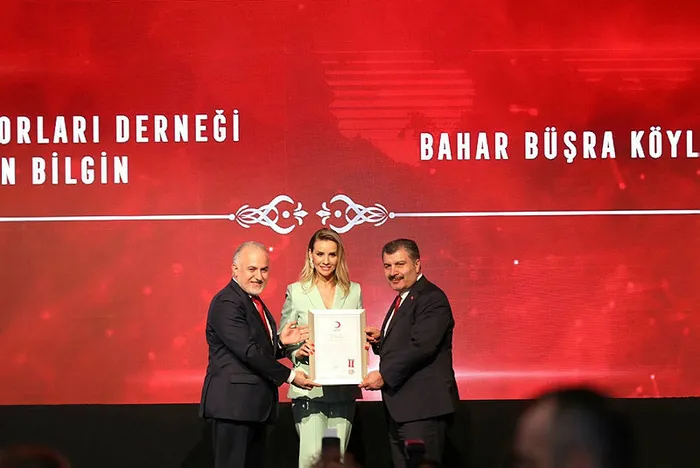 Esra Erol 20 binden fazla çocuğun yüzünü güldürdü - 1