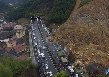 Çin'de heyelan: 7 ölü!