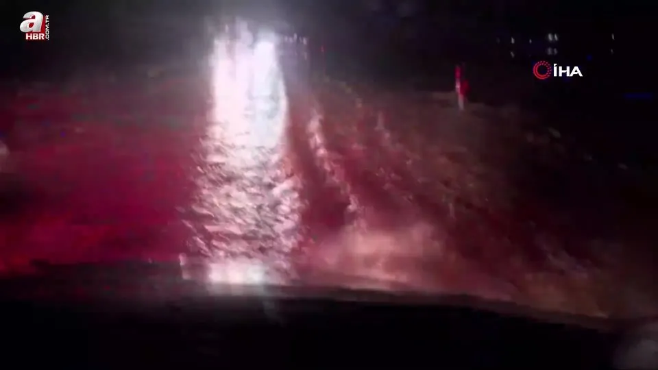 Ankara’da sağanak yağış: Yollar sular altında kaldı