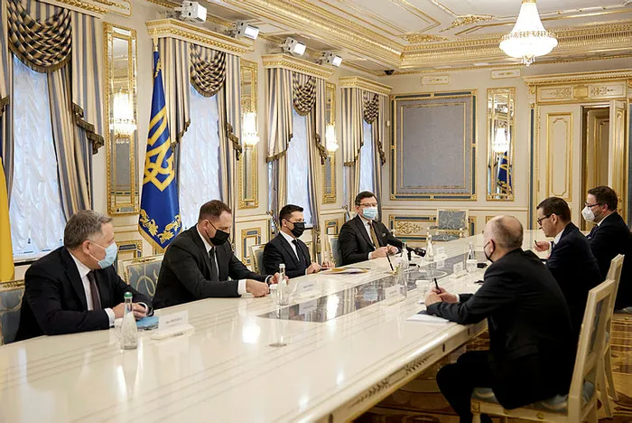 Ukrayna Devlet Başkanı Vladimir Zelenskiy: Boris Johnson’la Rusya’yı kontrol altında tutmanın yollarını görüştük