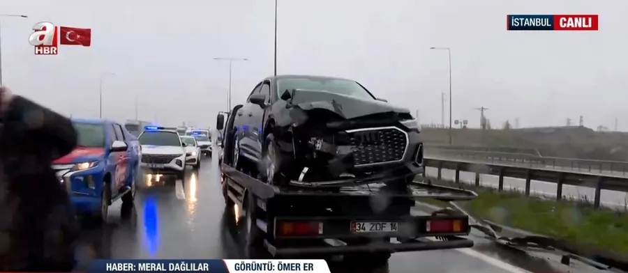 istanbulda-zincirleme-kaza-1-polis-sehit-oldu-16-polis-memuru-yaralandi-1774858223853.jpeg İstanbul'da zincirleme kaza: Şehit olduğu söylenen polis memuru hayata geri döndü - 3