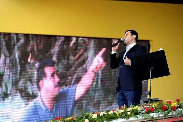 Halk TV sunucusu Ayşenur Arslan'dan skandal "Selahattin Demirtaş" açıklaması: Terörden uzak duran birisi - 2