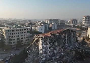 Malatya'da 5 katlı bina korna sesi ile yıkıldı! İşte o anlar