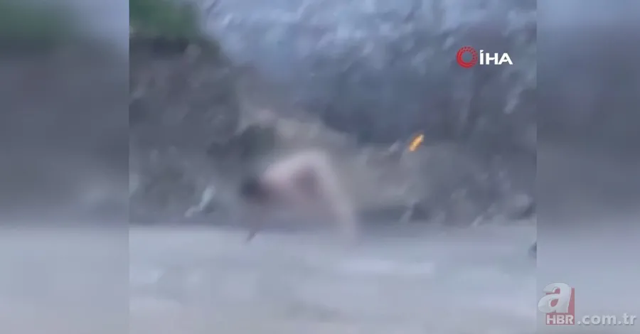 Tedirginlik yaratan görüntü! Çıplak şahsın garip hareketleri kamerada 3