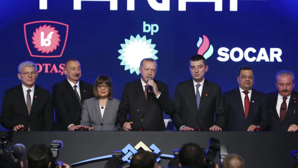 TANAP Avrupa’ya bağlandı! Başkan Erdoğan ve İlham Aliyev butona birlikte bastı