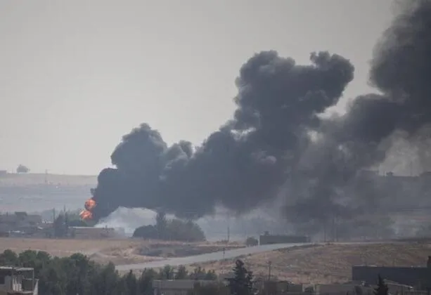 Teröristler, TIR'larla gelen milyonlarca liralık silahı bırakıp kaçtılar