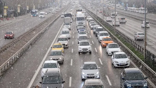1675608955781.jpg Emniyet Genel Müdürlüğü'nden sürücülere kar uyarısı! Bunları yapmadan yola çıkmayın - 3