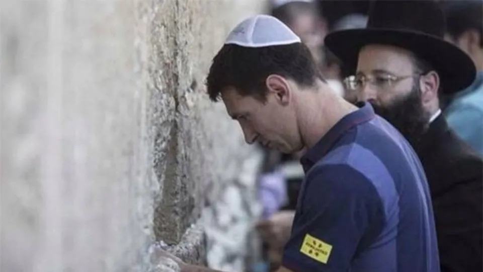 Barcelona İsrail lobisine bir kez daha boyun eğdi!