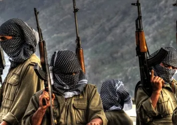 Hakkari'de iki terörist teslim oldu