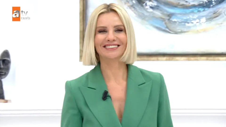 Esra Erol 18 Kasım Cuma yayın izle