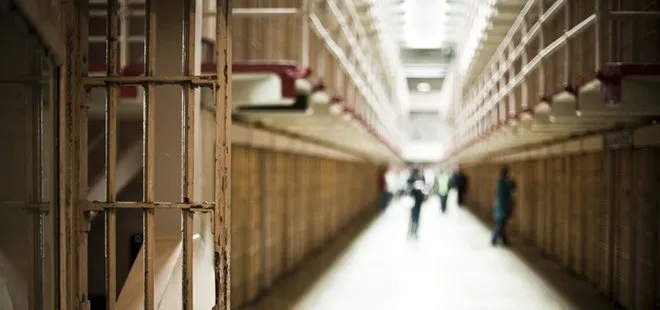 Güney Afrika’dan mahkumlar cezaevinin duvarını yıkarak kaçtı