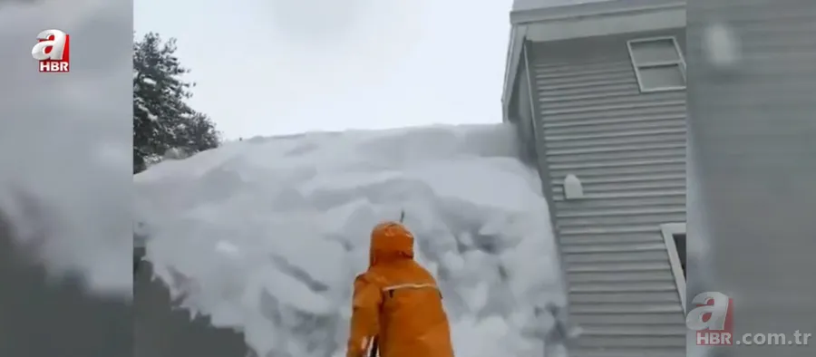 Saniyeler sonra neye uğradığını şaşırdı! Çatıdaki kar adamı böyle yuttu 3