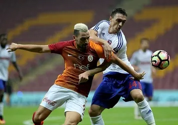 Aslan son saniyede güldü!
