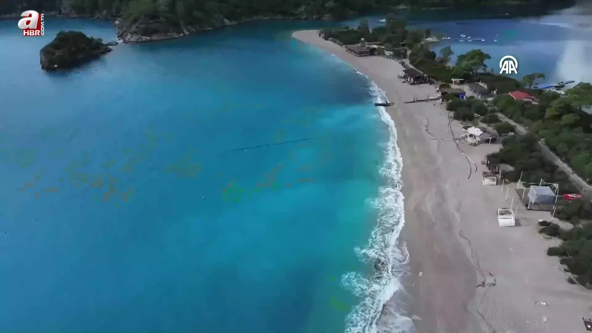 Fethiye’de Ölüdeniz’in rengi turkuaza döndü