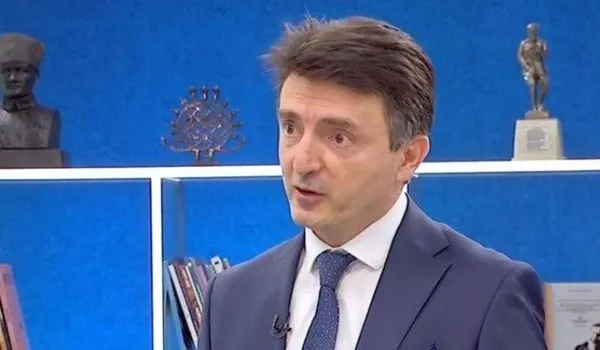 fondas-halk-tv-yorumcusu-mustafa-sonmez-kilicdaroglunu-abd-medyasinda-rezil-etti-300-milyar-dolar-vaadi-gercek-1682953717383.jpg Fondaş Halk TV yorumcusu Mustafa Sönmez Kılıçdaroğlu'nu ABD medyasında rezil etti: 300 milyar dolar vaadi gerçekçi değil