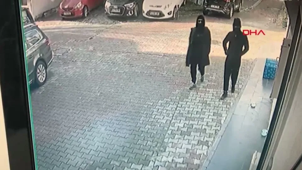 Kilise saldırganları kamerada