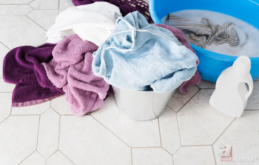 Çamaşır suyu lekesi nasıl çıkar? Her evde bulunuyor, lekeyi saniyeler içinde siliyor 5