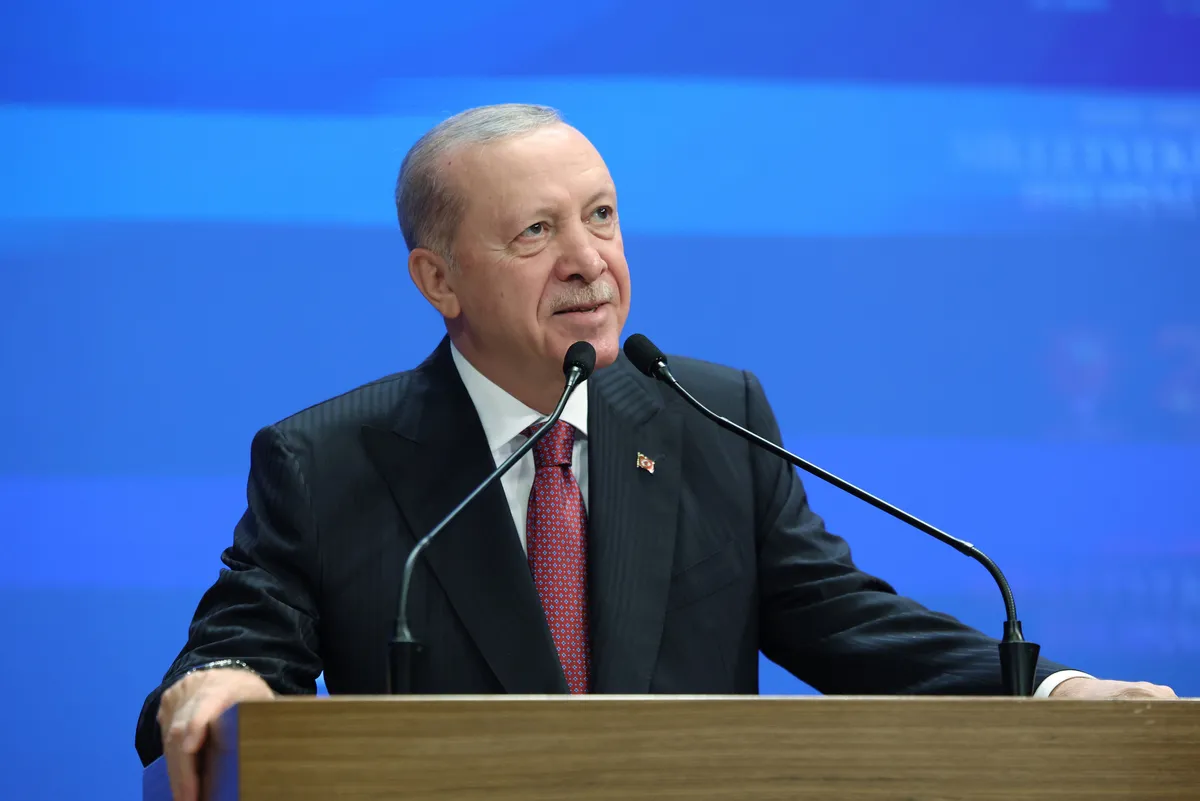 baskan-erdogandan-net-fon-mesaji-milletin-hakkina-girenler-hesabini-verecek-1791366201797.jpg Erdoğan: Türk piyasaları aç gözlü parazitlerden arınacak (Foto: AA)