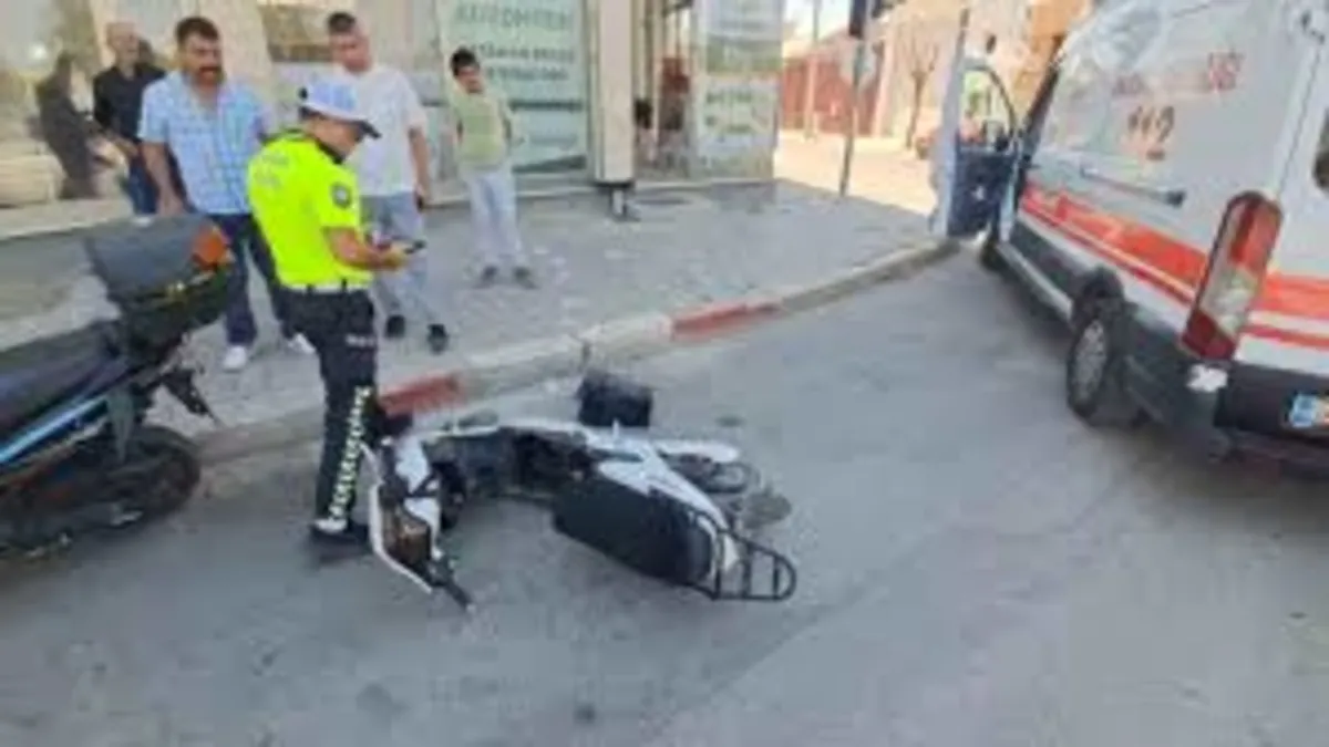 Karaman'da elektrikli bisiklet otomobille çarpıştı: 2 yaralı