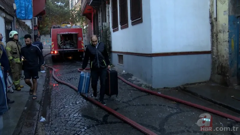 Fatih'te korkutan yangın! İki katlı otelde büyük panik 8