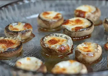 9 kişilik aile yedikleri mantardan zehirlendi