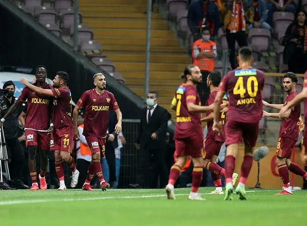 erman-toroglu-goztepenin-attigi-gol-ayakta-da-kafada-da-ofsayt-1632687915712.jpeg Erman Toroğlu'ndan Galatasaray - Göztepe maçındaki tartışmalı pozisyonla ilgili net yorum: Göztepe'nin golü ofsayt! - 2