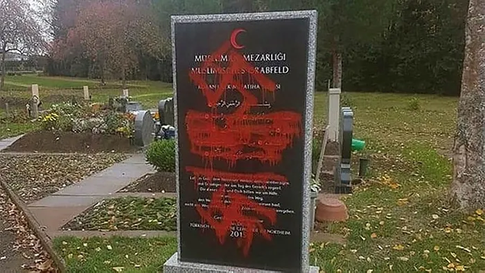 Almanya’da Müslüman mezarlığına çirkin saldırı