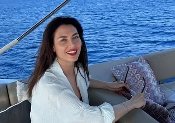Nefise Karatay kızıyla tekne tatilinde!