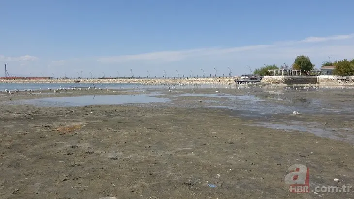 Van Gölü’nde sular çekildi! Yüz yıllık tarih ortaya çıktı