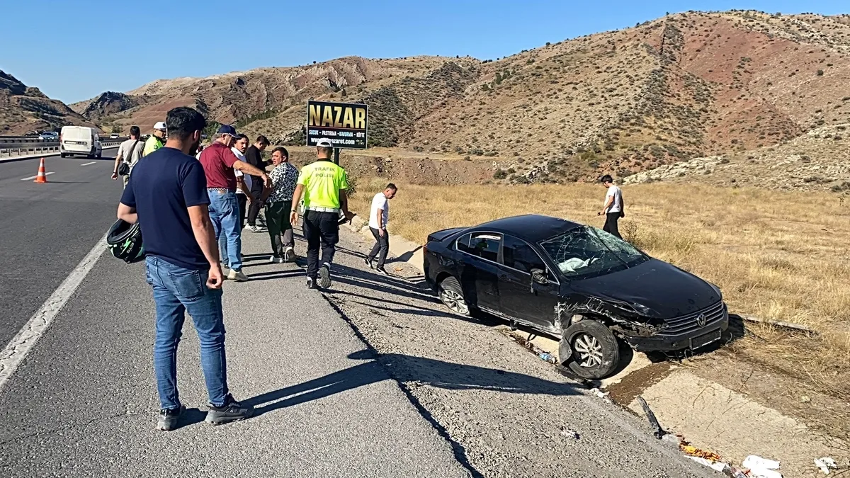 Sivas-Kayseri yolunda otomobil şarampole çıktı: 5 yaralı