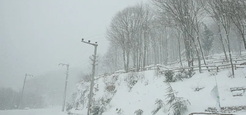 Kartepe'de kar kalınlığı 85 santimetreye ulaştı