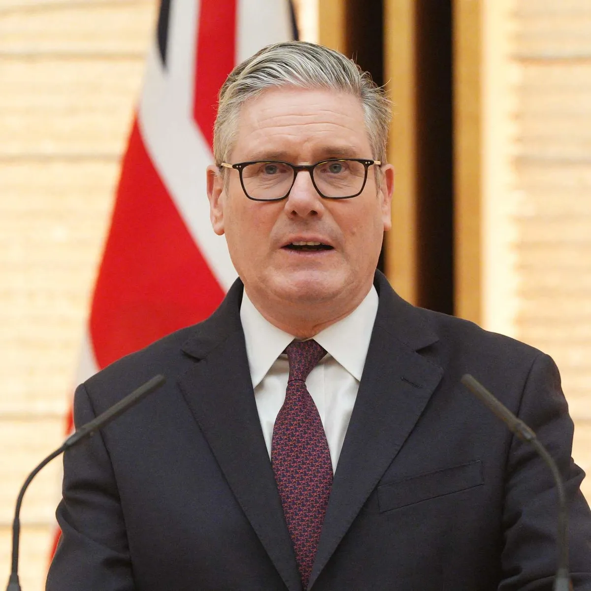 İngiltere'de Epstein skandalı büyüyor! Starmer: Prens Andrew Kongre'de ifade vermeli